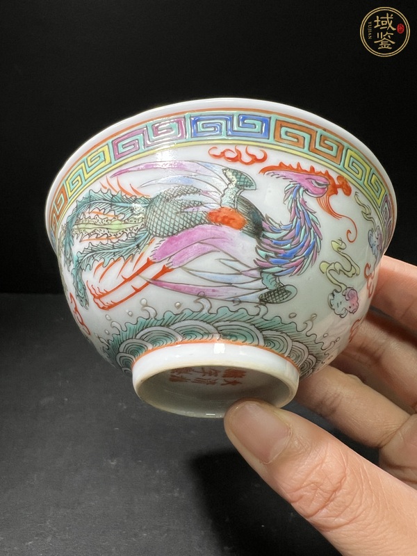 古玩陶瓷粉彩龍鳳碗真品鑒賞圖