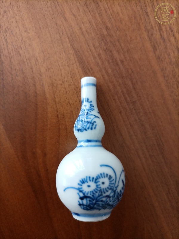 古玩陶瓷花蝶紋青花葫蘆瓶真品鑒賞圖