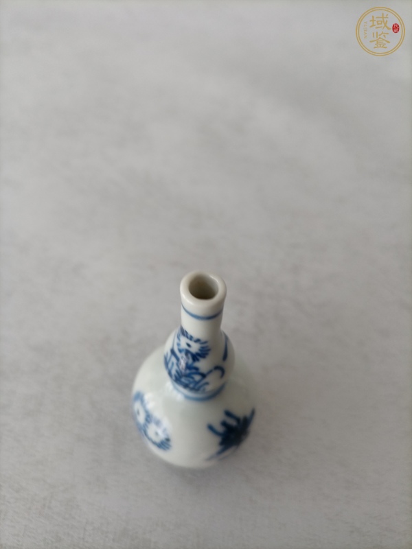 古玩陶瓷花蝶紋青花葫蘆瓶真品鑒賞圖