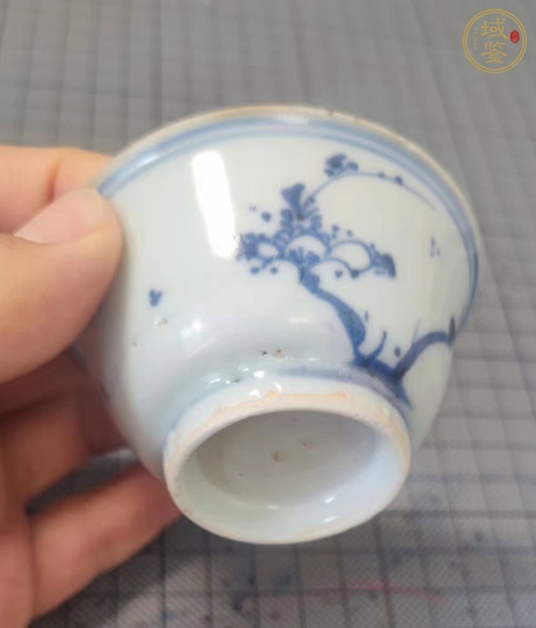 古玩陶瓷花卉紋青花杯真品鑒賞圖