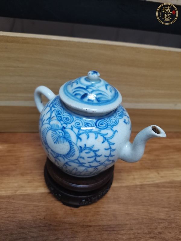 古玩陶瓷青花淡描花卉紋茶壺真品鑒賞圖