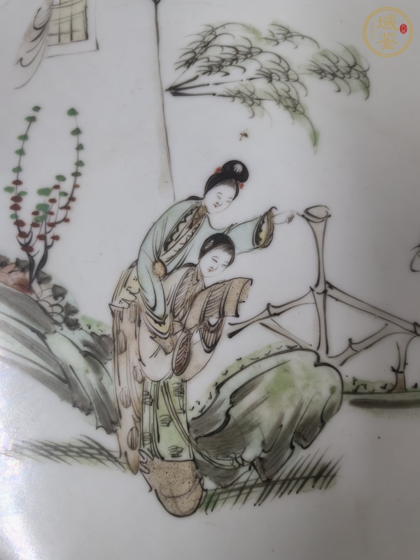 古玩陶瓷仕女紋粉彩盤真品鑒賞圖