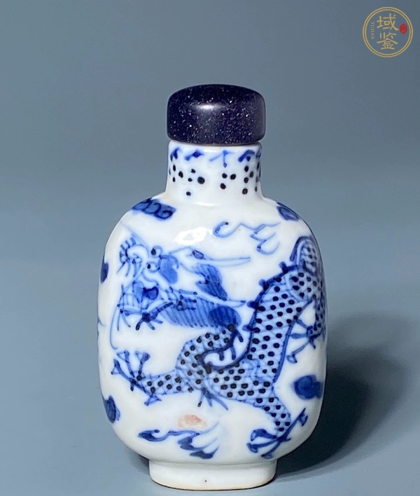 古玩陶瓷龍紋青花鼻煙壺真品鑒賞圖