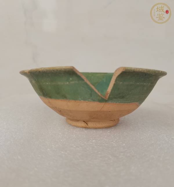 古玩陶瓷長(zhǎng)沙窯綠釉葵口碗真品鑒賞圖