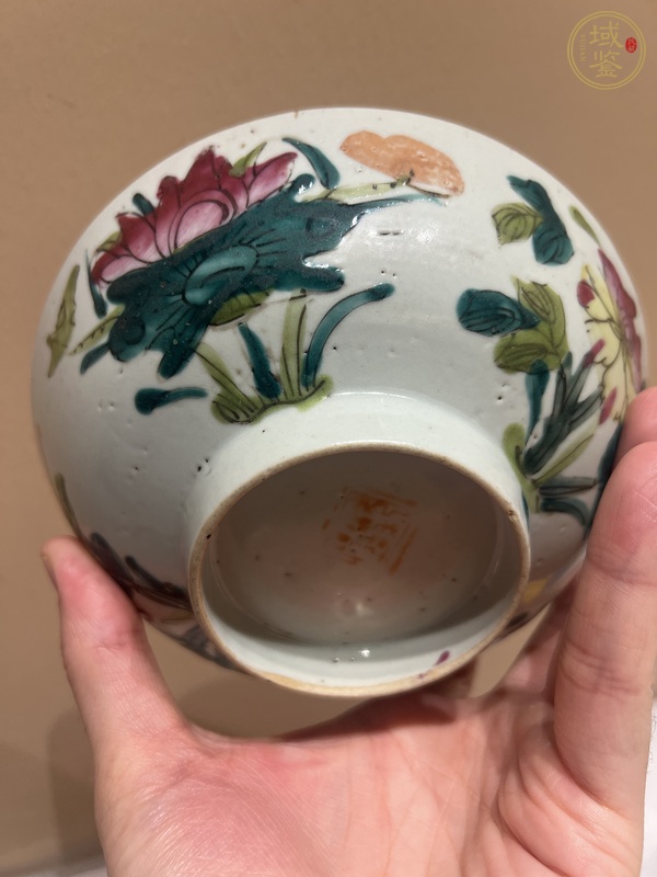 古玩陶瓷粉彩四季花卉紋碗真品鑒賞圖