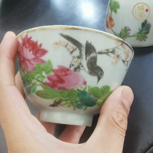 古玩陶瓷淺降彩花鳥(niǎo)茶碗真品鑒賞圖