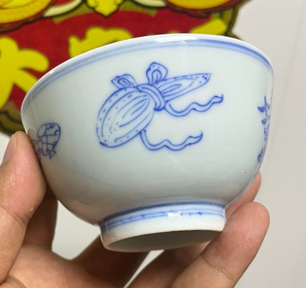 古玩陶瓷乾隆淡描青花博古插花紋茶圓拍賣，當(dāng)前價(jià)格1200元