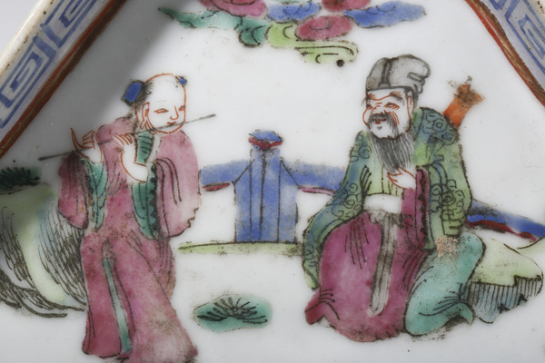 古玩陶瓷晚清·粉彩八仙人物紋攢盤拍賣,當前價格1300元