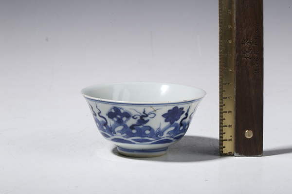 古玩陶瓷清晚·青花蓮池紋杯拍賣，當前價格200元