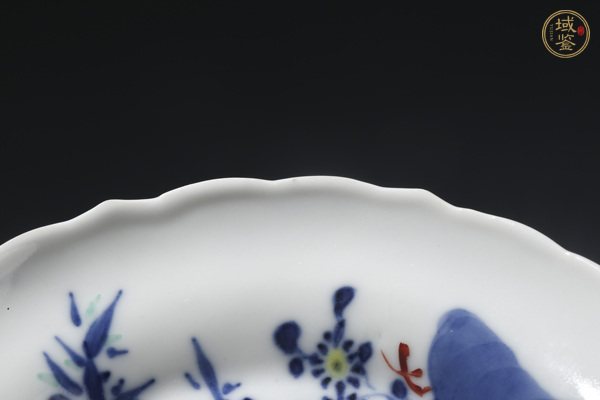 古玩陶瓷晚清·青花加彩英雄獨立紋花口盤真品鑒賞圖