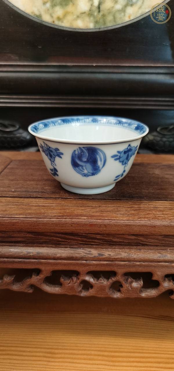 古玩陶瓷青花團鶴紋茶杯真品鑒賞圖