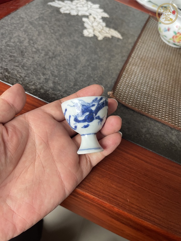 古玩陶瓷日本明治青花云龍紋高足杯真品鑒賞圖