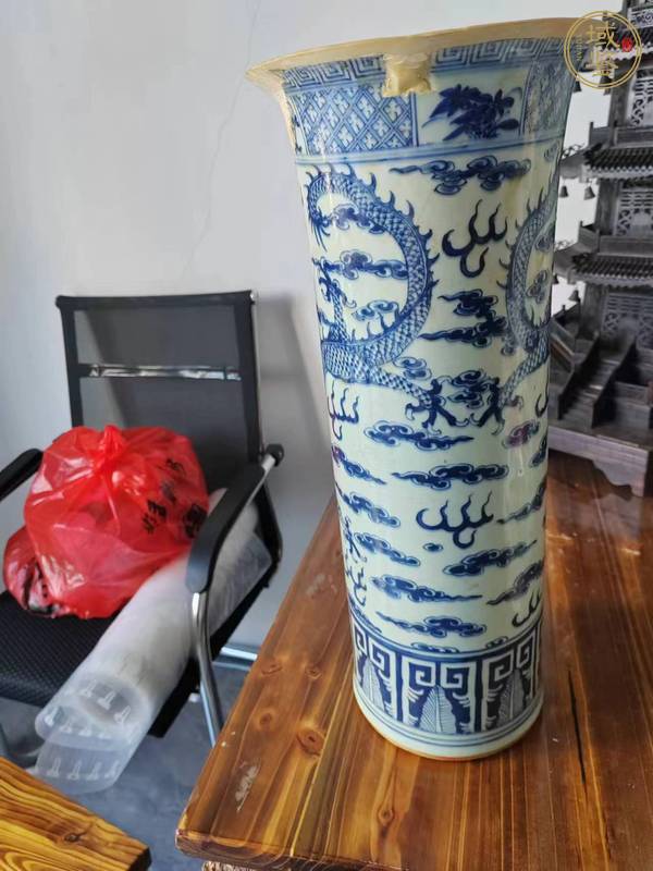 古玩陶瓷青花趕珠龍紋箭筒真品鑒賞圖