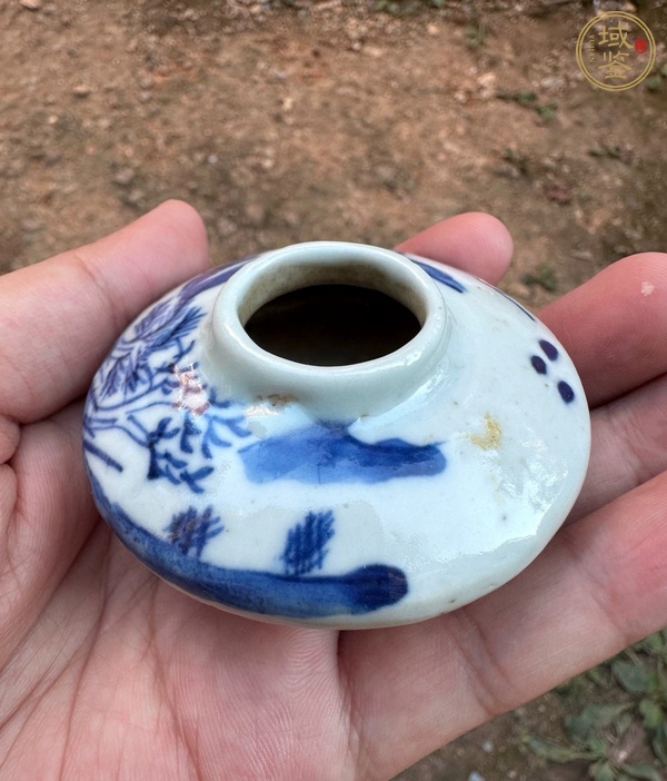 古玩陶瓷山水紋青花水盂真品鑒賞圖