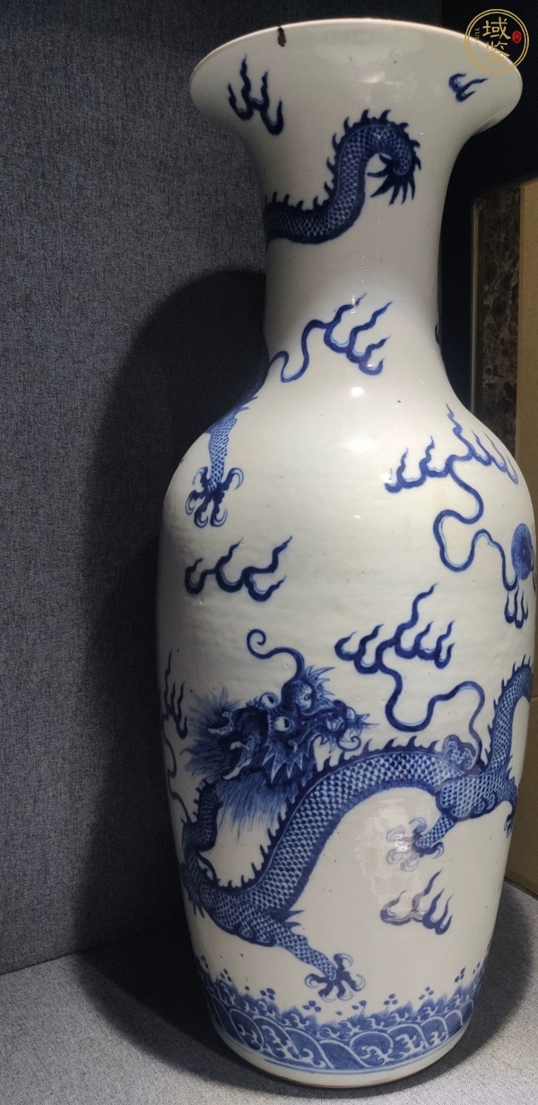 古玩陶瓷青花龍紋瓶真品鑒賞圖