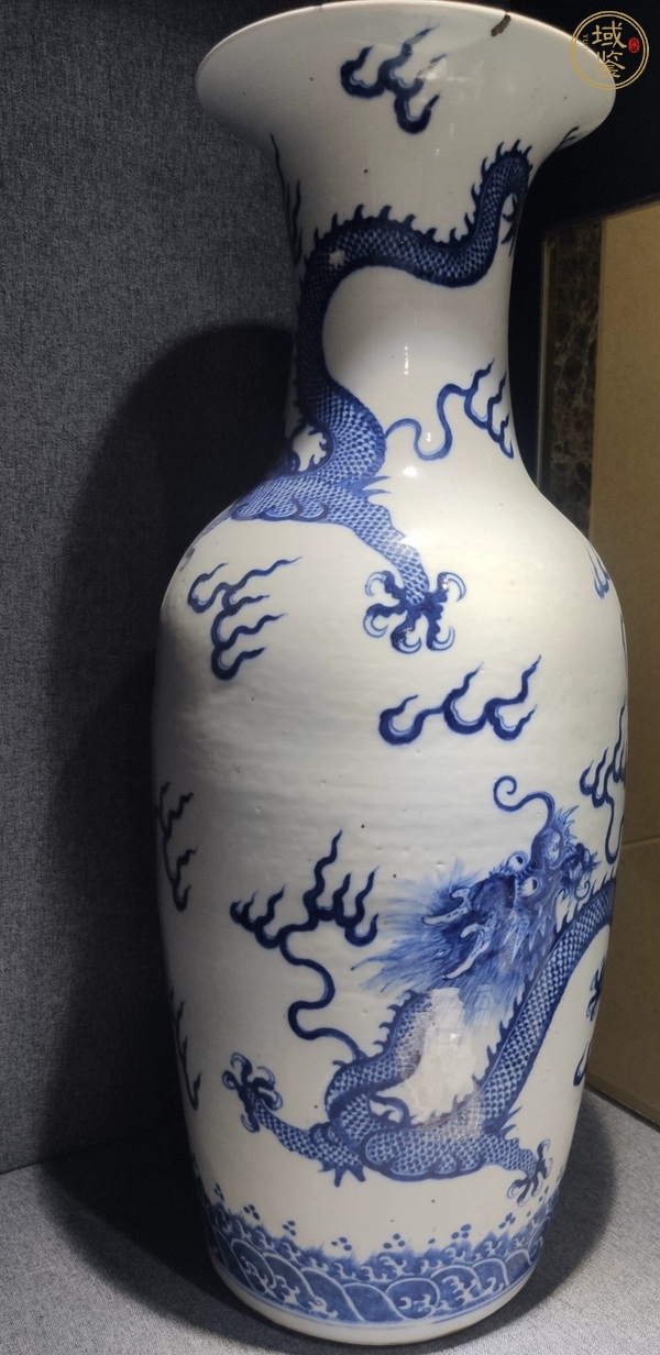 古玩陶瓷青花龍紋瓶真品鑒賞圖