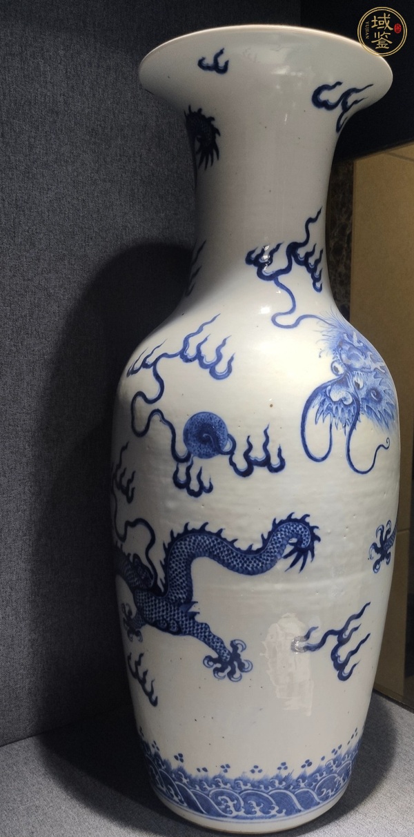 古玩陶瓷青花龍紋瓶真品鑒賞圖