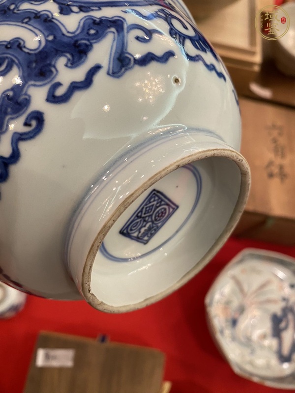 古玩陶瓷青花夔龍紋唇口茶碗真品鑒賞圖