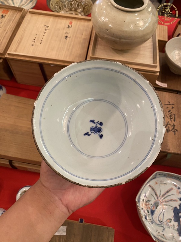 古玩陶瓷青花夔龍紋唇口茶碗真品鑒賞圖