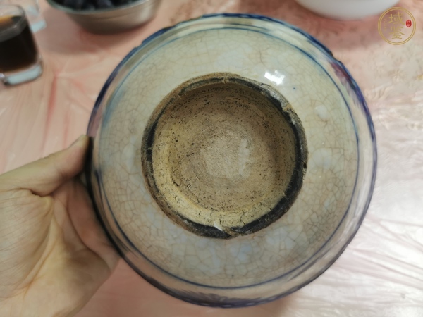 古玩陶瓷青花花卉紋茶碗真品鑒賞圖