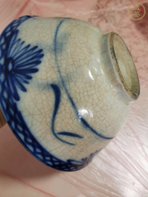 古玩陶瓷青花花卉紋茶碗真品鑒賞圖