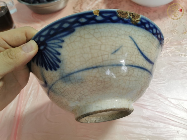 古玩陶瓷青花花卉紋茶碗真品鑒賞圖