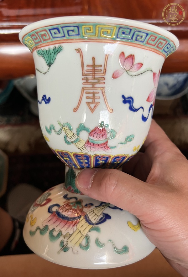 古玩陶瓷佛家八寶粉彩高足碗真品鑒賞圖