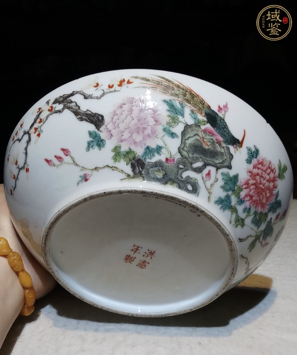 古玩陶瓷粉彩花鳥紋捧盒托真品鑒賞圖