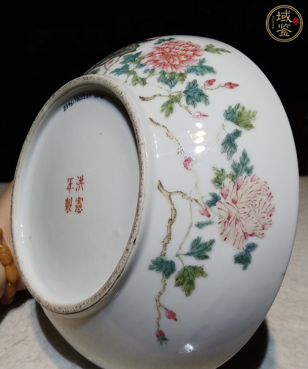 古玩陶瓷粉彩花鳥(niǎo)紋捧盒托真品鑒賞圖