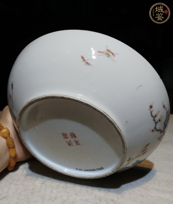 古玩陶瓷粉彩花鳥紋捧盒托真品鑒賞圖