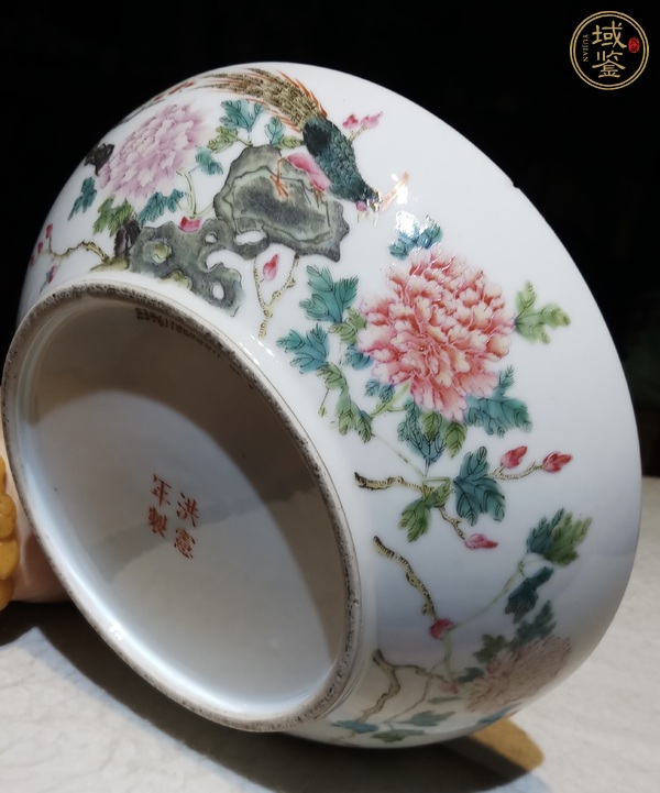 古玩陶瓷粉彩花鳥紋捧盒托真品鑒賞圖