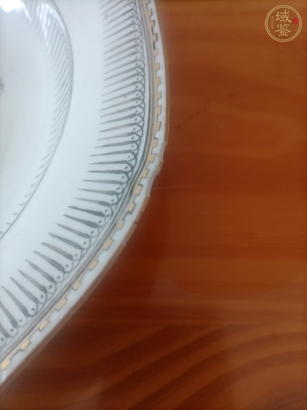 古玩陶瓷乾隆·彩繪花卉紋盤真品鑒賞圖