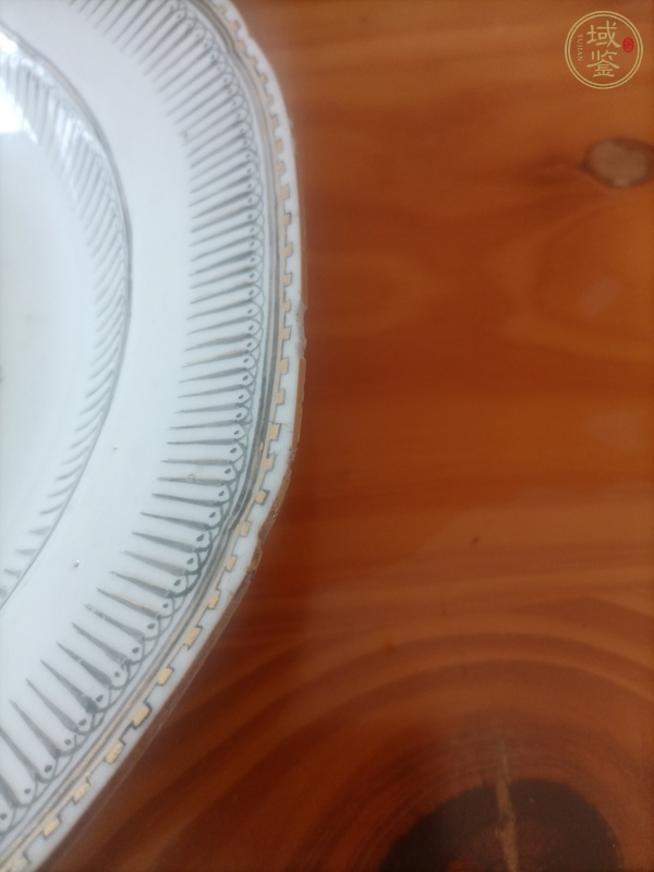古玩陶瓷乾隆·彩繪花卉紋盤真品鑒賞圖