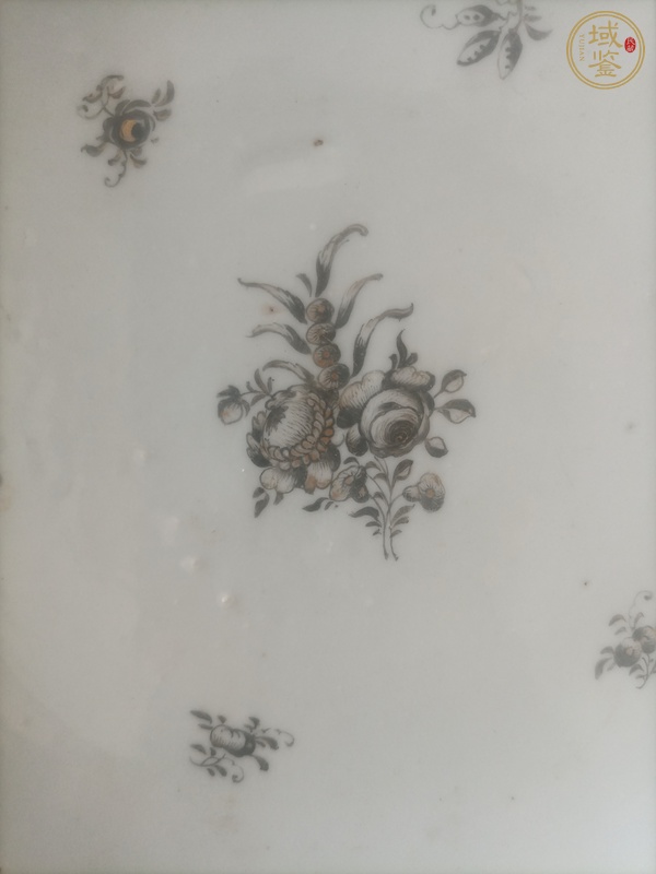 古玩陶瓷乾隆·彩繪花卉紋盤真品鑒賞圖