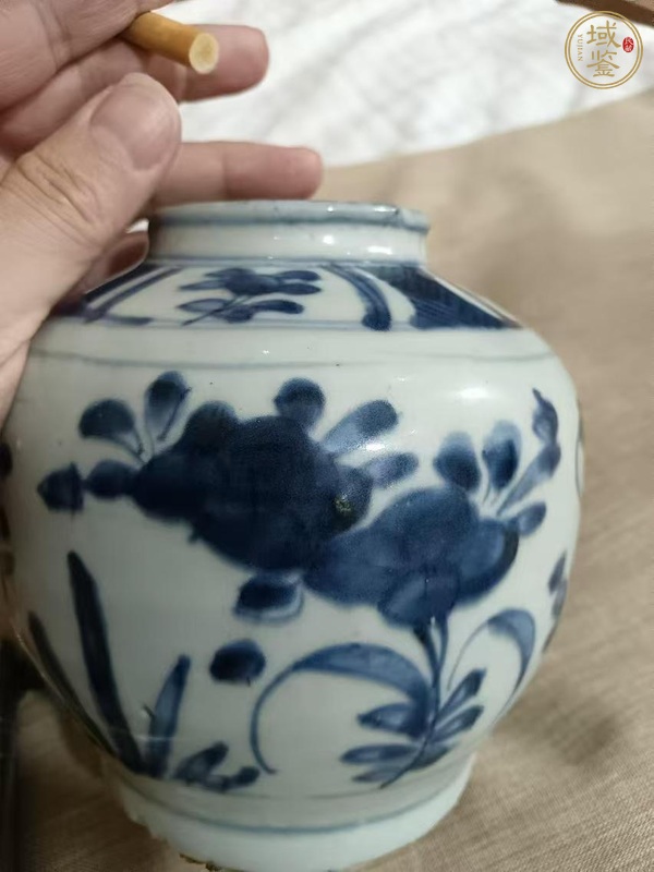 古玩陶瓷青花花鳥紋蓋罐真品鑒賞圖