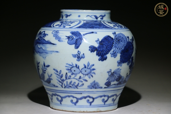 古玩陶瓷花鳥蝶紋青花罐真品鑒賞圖
