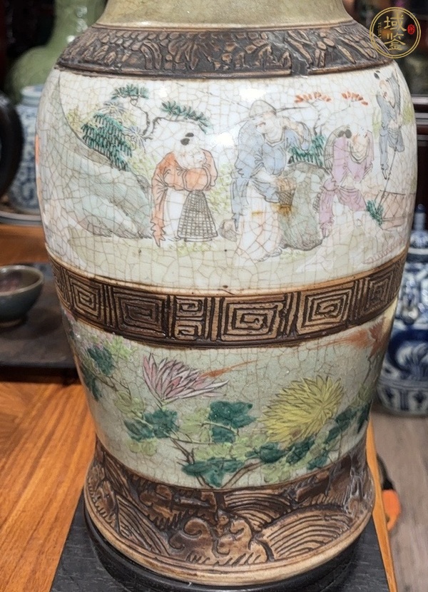 古玩陶瓷哥釉地鐵銹釉淺絳彩梅枝耳瓶真品鑒賞圖