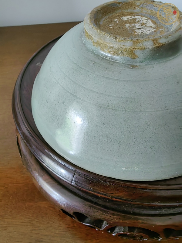 古玩陶瓷龍泉青瓷茶碗真品鑒賞圖