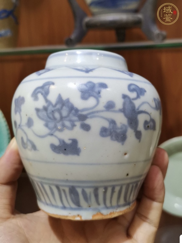 古玩陶瓷青花花卉紋蓋罐真品鑒賞圖