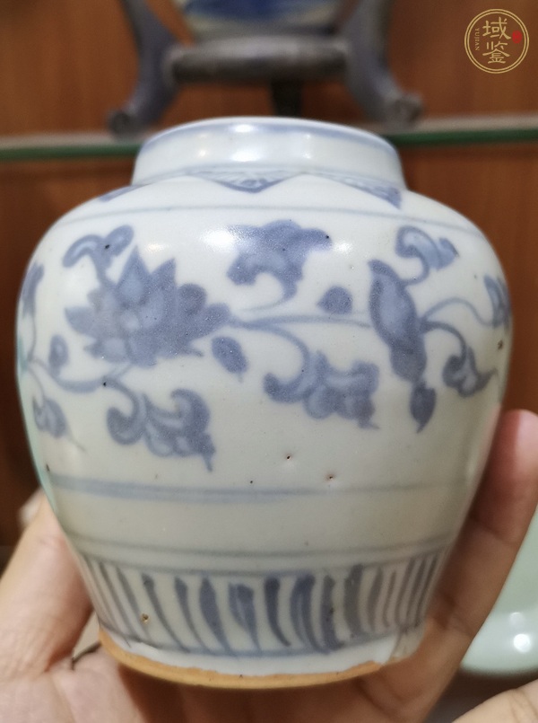 古玩陶瓷青花花卉紋蓋罐真品鑒賞圖