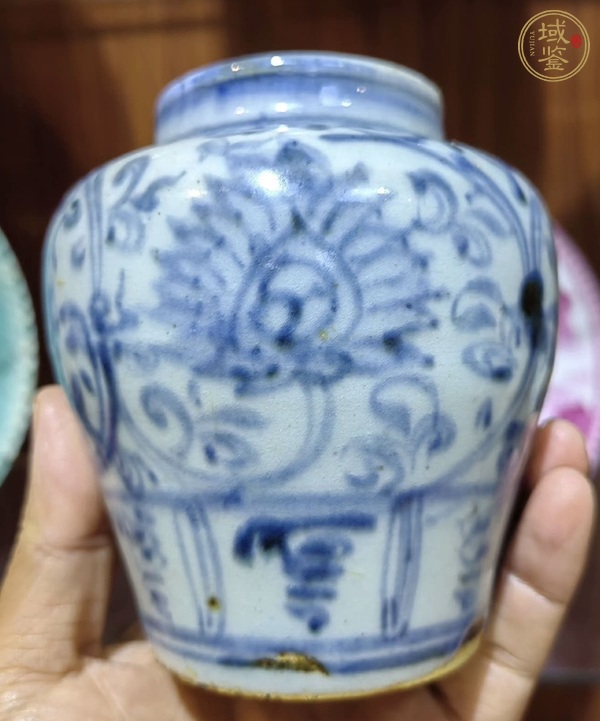 古玩陶瓷青花花卉紋蓋罐真品鑒賞圖