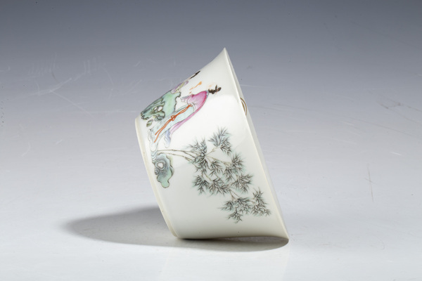 古玩陶瓷民國(guó)·粉彩庭院仕女圖馬蹄碗拍賣，當(dāng)前價(jià)格16000元
