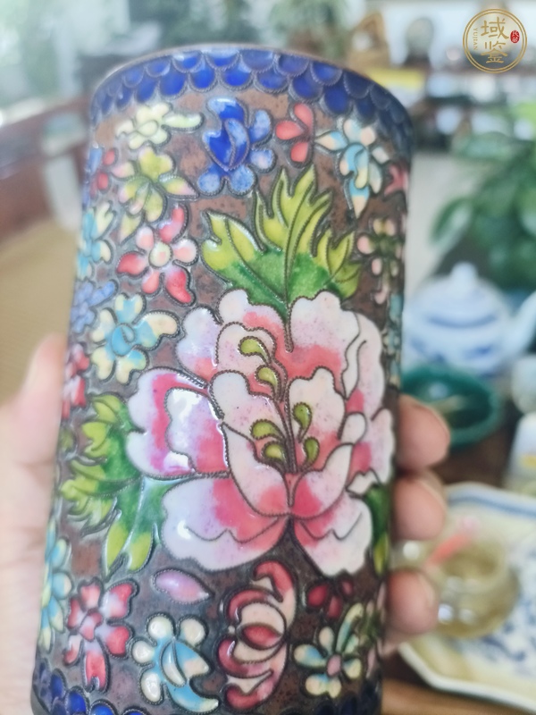 古玩陶瓷銅胎景泰藍花卉紋筆筒真品鑒賞圖