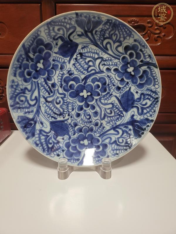 古玩陶瓷花卉紋青花盤真品鑒賞圖