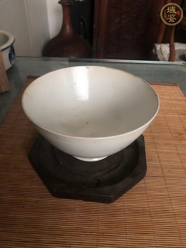 古玩陶瓷漳州窯白釉斗笠碗真品鑒賞圖