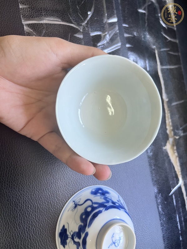 古玩陶瓷花卉紋青花杯真品鑒賞圖