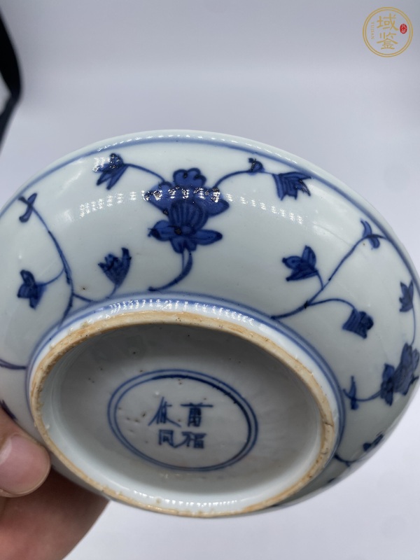 古玩陶瓷青花花卉紋盤真品鑒賞圖