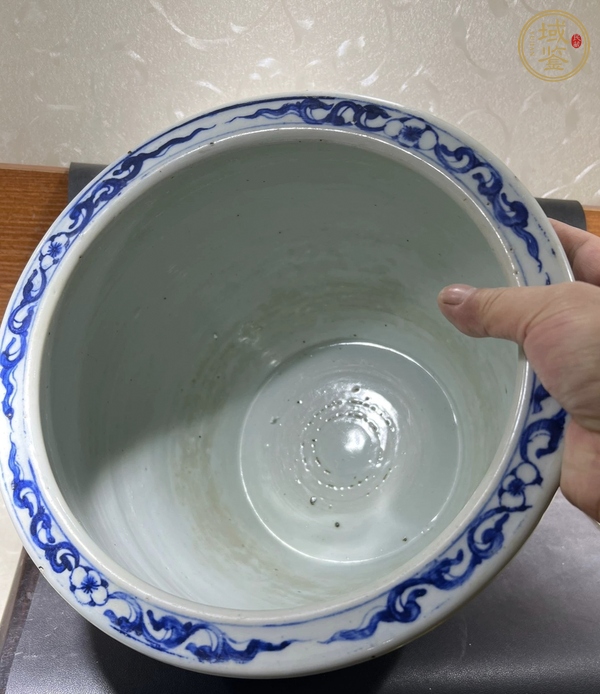 古玩陶瓷青花纏枝蓮紋卷缸真品鑒賞圖