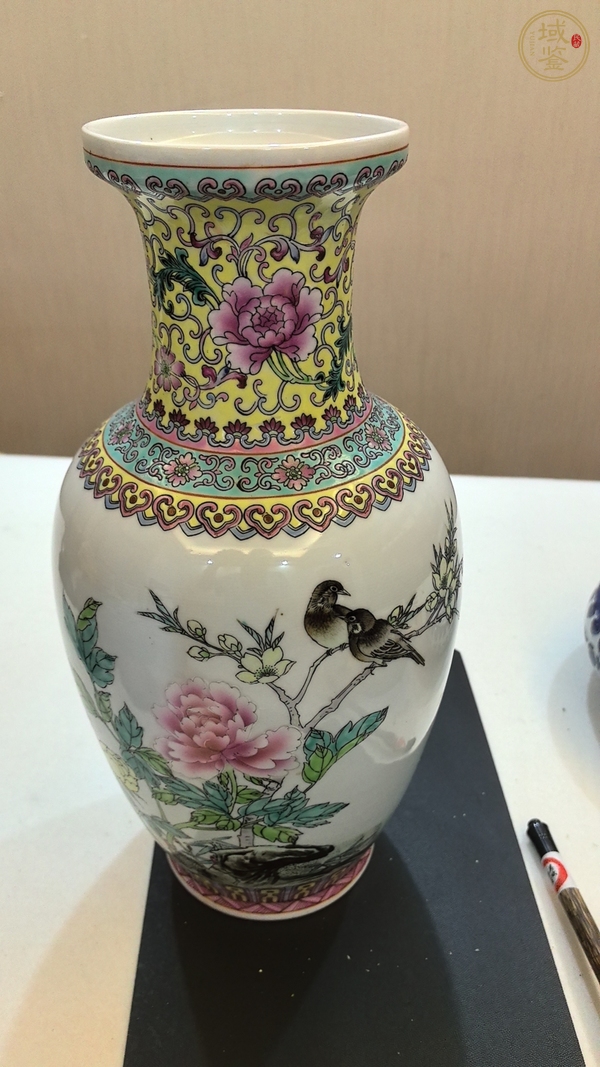 古玩陶瓷花鳥紋盤口瓶真品鑒賞圖