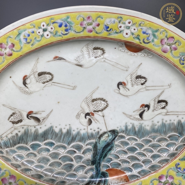 古玩陶瓷粉彩海水仙鶴紋盤真品鑒賞圖